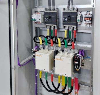 Шкаф автоматического включения резерва ШАВР-3-250 У2 (3-фазный, 250А) IP54 напольный