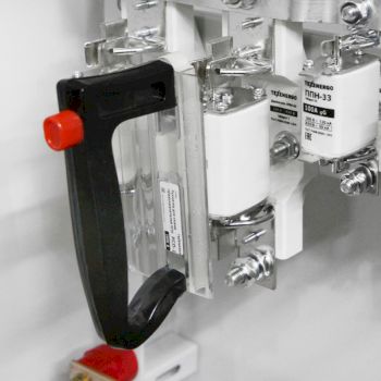 Шкаф распределительный ШР11-73701-22У3   (ВР32-35 вык-ль, гр.5х63А) рукоятка внутри